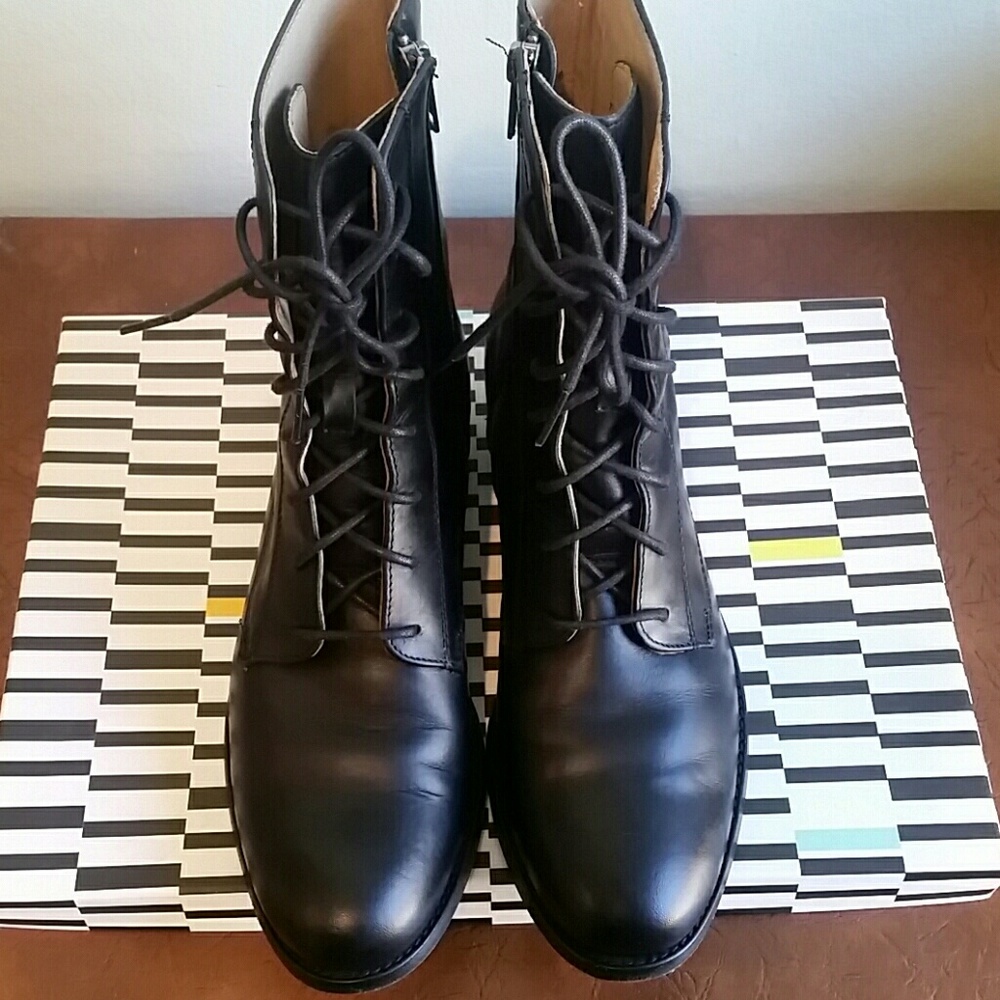 SIZE 7.5 Black Frye Boots